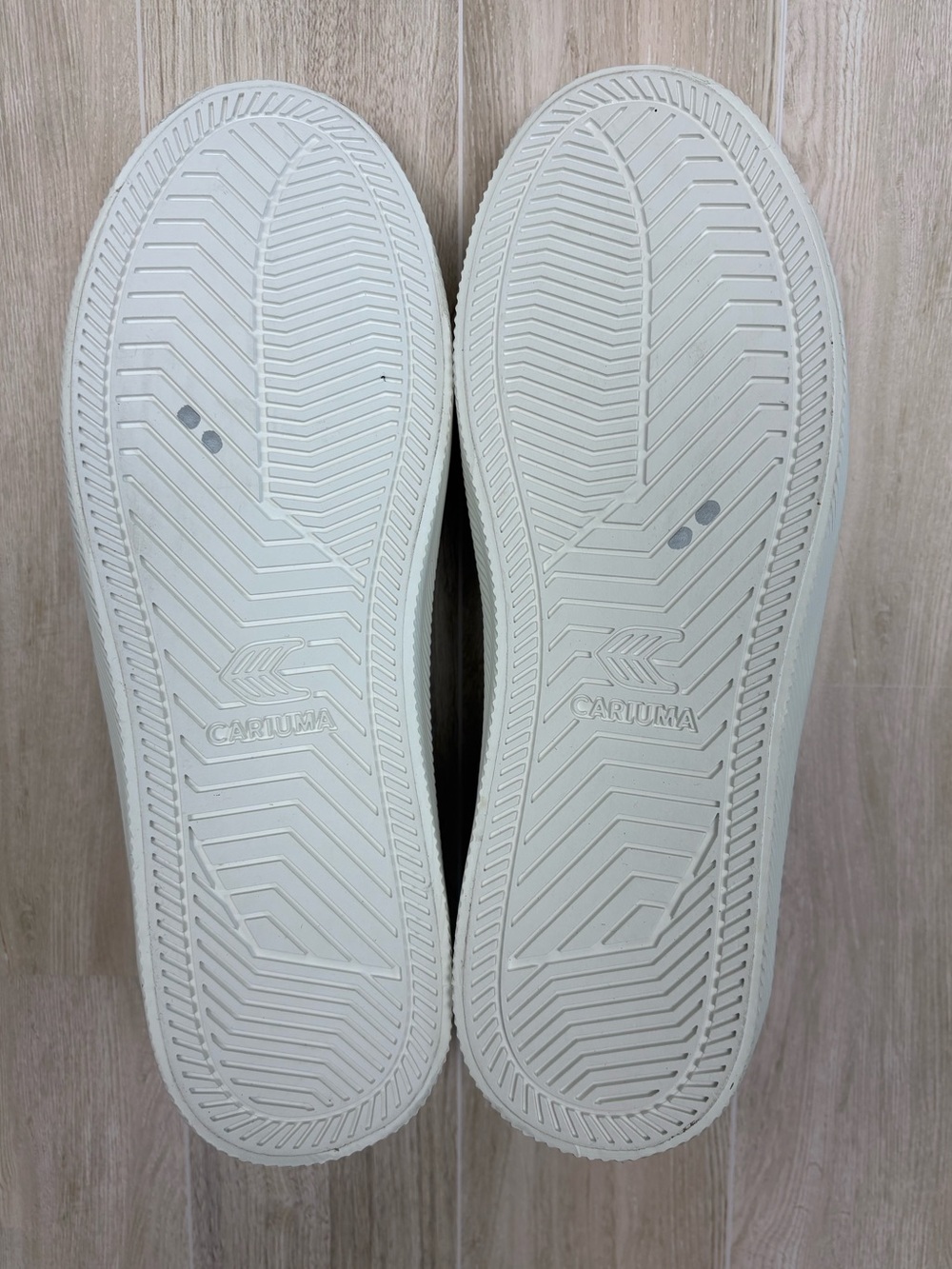 Cariuma Oca Leather Unisex Sneakers 10W 8.5M Like New Rare Eco-Friendly Preppy - Picture 5 of 9